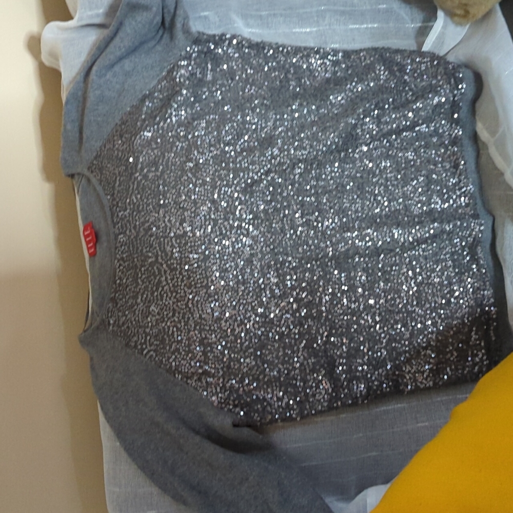 Sweater - Picture 2 of 4